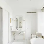 Luxurious Aparment With A View Of The Eiffel Tower